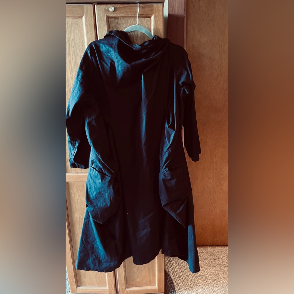 Kaliyana long architected matte black cotton coat - Picture 5 of 7